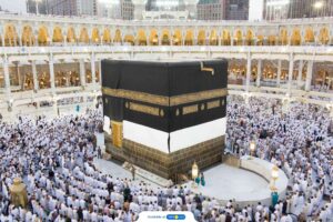 The Difference Between Hajj and Umrah – What Sets Them Apart.