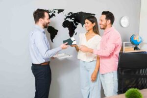 How To Combine Visit Visas With Tourist Packages For Savings