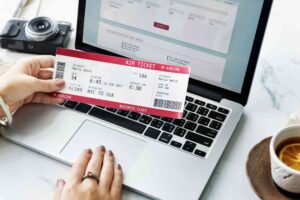 How to Track Airline Ticket Price Drops and Book at the Right Time