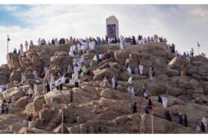 The Significance of Mount Arafat in Hajj – What You Need to Know. (1)